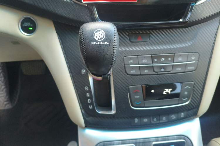Used Buick GL8 2017 ES 28T Comfort Model China V Standard Gear Lever