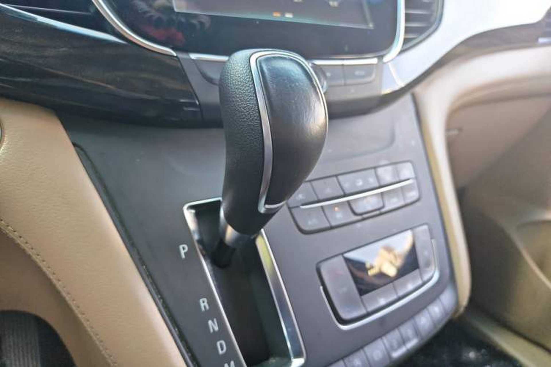 Used Buick GL8 2017 ES 28T Premium Version China V Standard Gear Lever