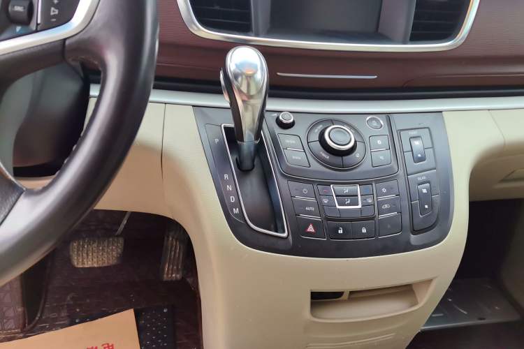 Used Buick GL8 2017 25S Luxury Version China V Standard Gear Lever
