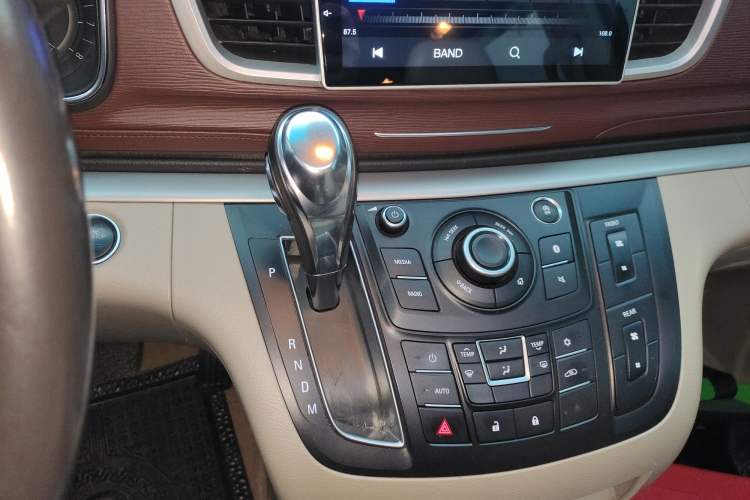 Used Buick GL8 2017 25S Luxury Version China V Standard Gear Lever