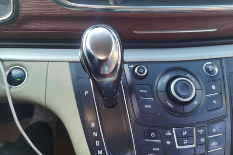 Used Buick GL8 2017 25S Luxury Version China V Standard Gear Lever