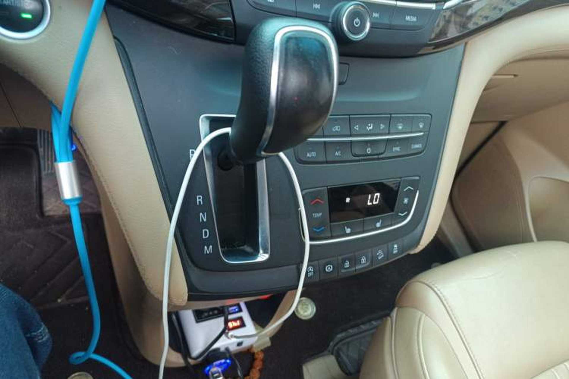Used Buick GL8 2017 ES 28T Premium Version China V Standard Gear Lever