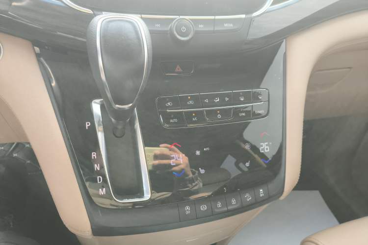 Used Buick GL8 2017 ES 28T Luxury Model China V Standard Gear Lever