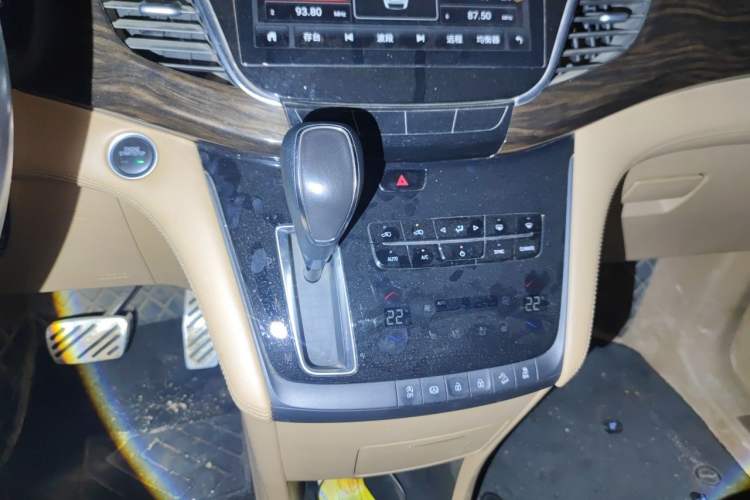 Used Buick GL8 2017 ES 28T Flagship Model China V Standard Gear Lever