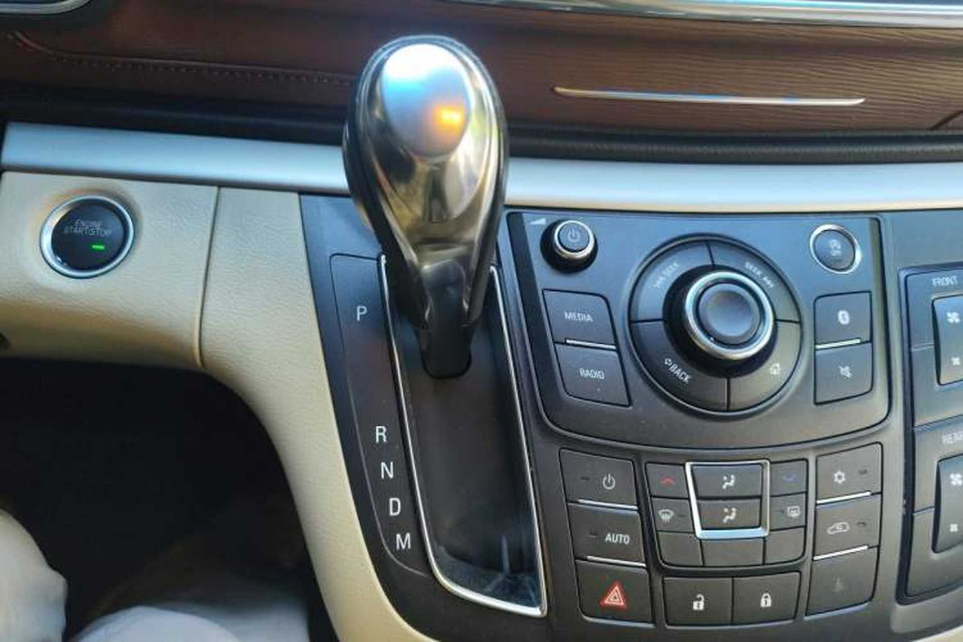 Used Buick GL8 2017 25S Luxury Version China V Standard Gear Lever