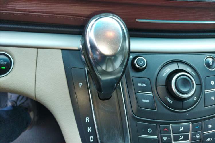 Used Buick GL8 2017 25S Comfort Version China V Standard Gear Lever
