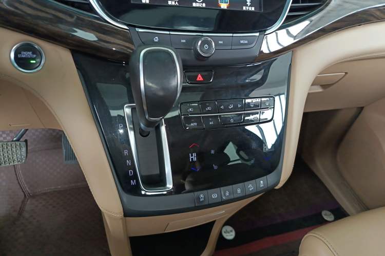 Used Buick GL8 2017 ES 28T Luxury Model China V Standard Gear Lever