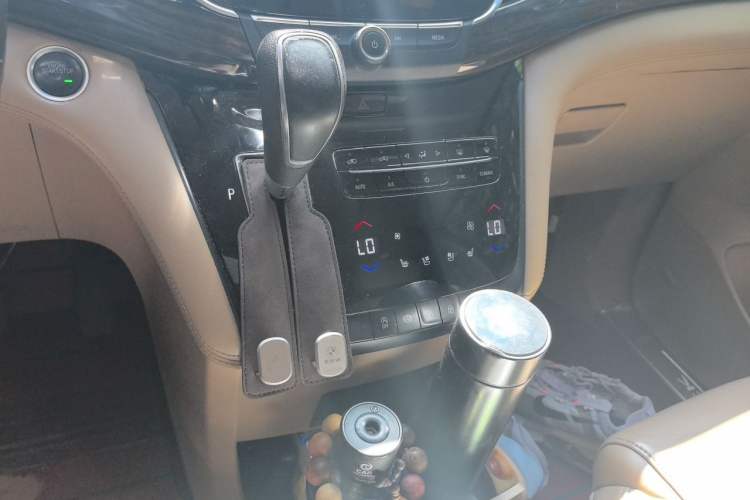 Used Buick GL8 2017 ES 28T Flagship Model China V Standard Gear Lever