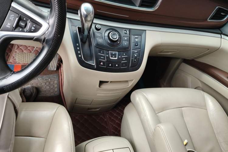 Used Buick GL8 2017 25S Luxury Version China V Standard Gear Lever
