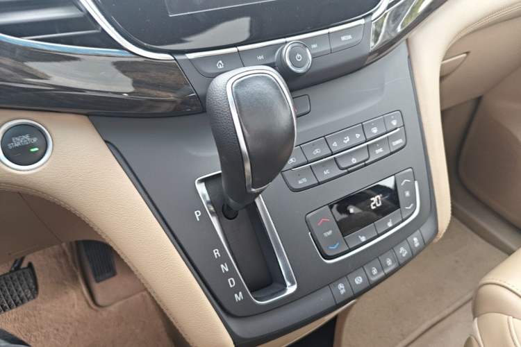 Used Buick GL8 2017 ES 28T Premium Version China V Standard Gear Lever