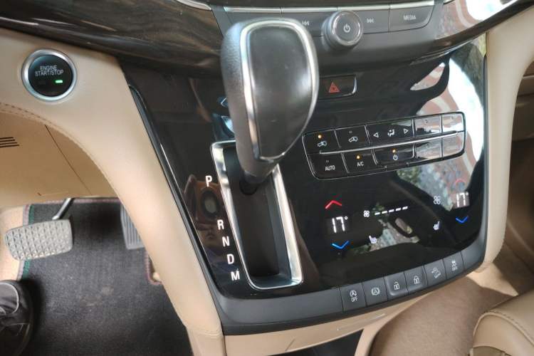 Used Buick GL8 2017 ES 28T Luxury Model China V Standard Gear Lever