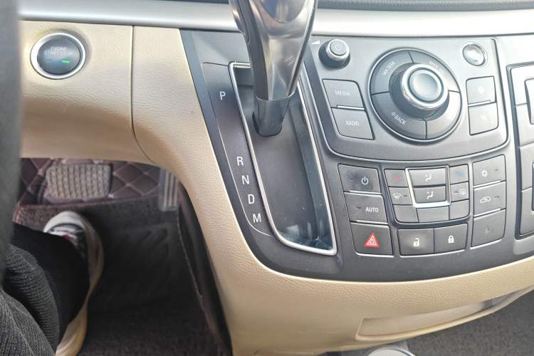 Used Buick GL8 2017 25S Luxury Version China V Standard Gear Lever
