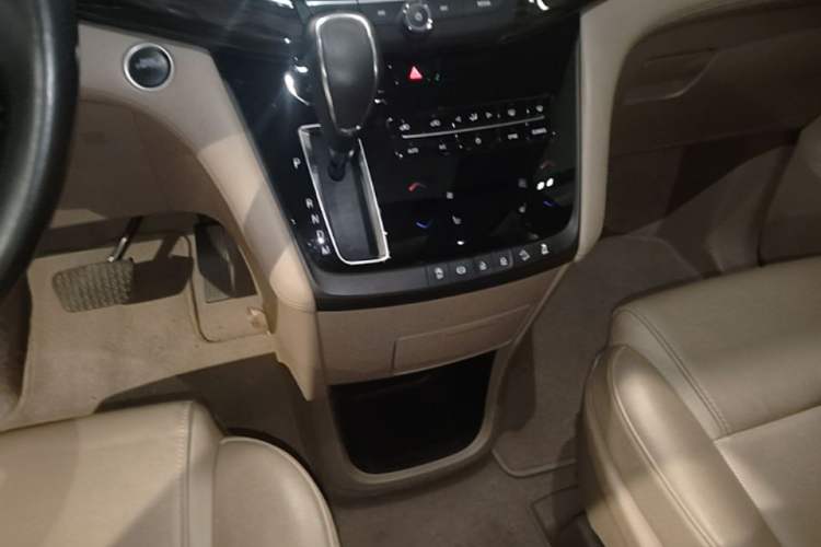 Used Buick GL8 2017 ES 28T Luxury Model China V Standard Gear Lever