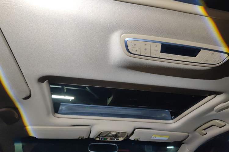 Used Buick GL8 2017 ES 28T Flagship Model China V Standard Headliner