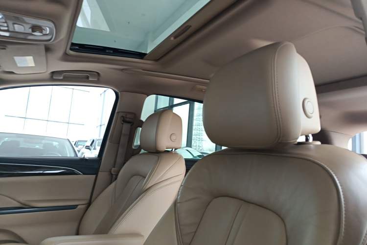 Used Buick GL8 2017 ES 28T Luxury Model China V Standard Headliner