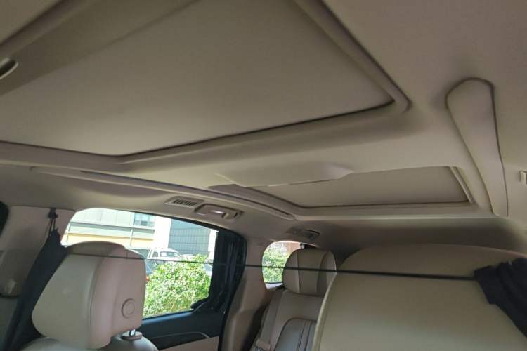 Used Buick GL8 2017 ES 28T Flagship Model China V Standard Headliner