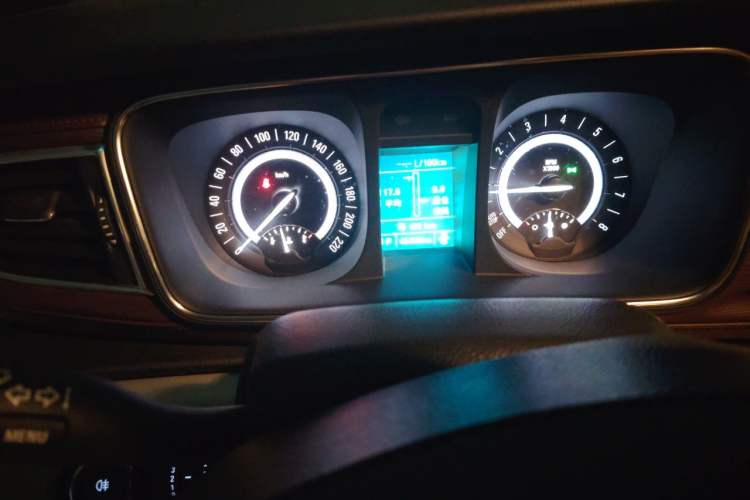 Used Buick GL8 2017 25S Comfort Version China V Standard Instrument Cluster