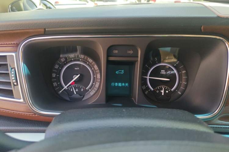 Used Buick GL8 2017 25S Prestige Version China V Standard Instrument Cluster
