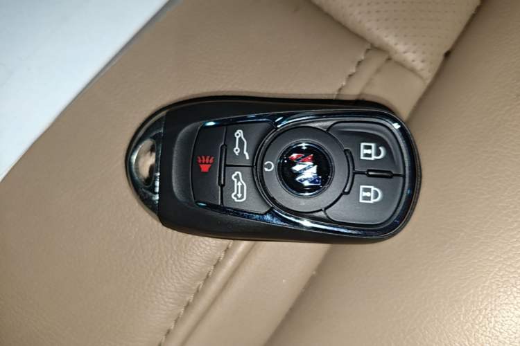 Used Buick GL8 2017 ES 28T Flagship Model China V Standard Interior 1