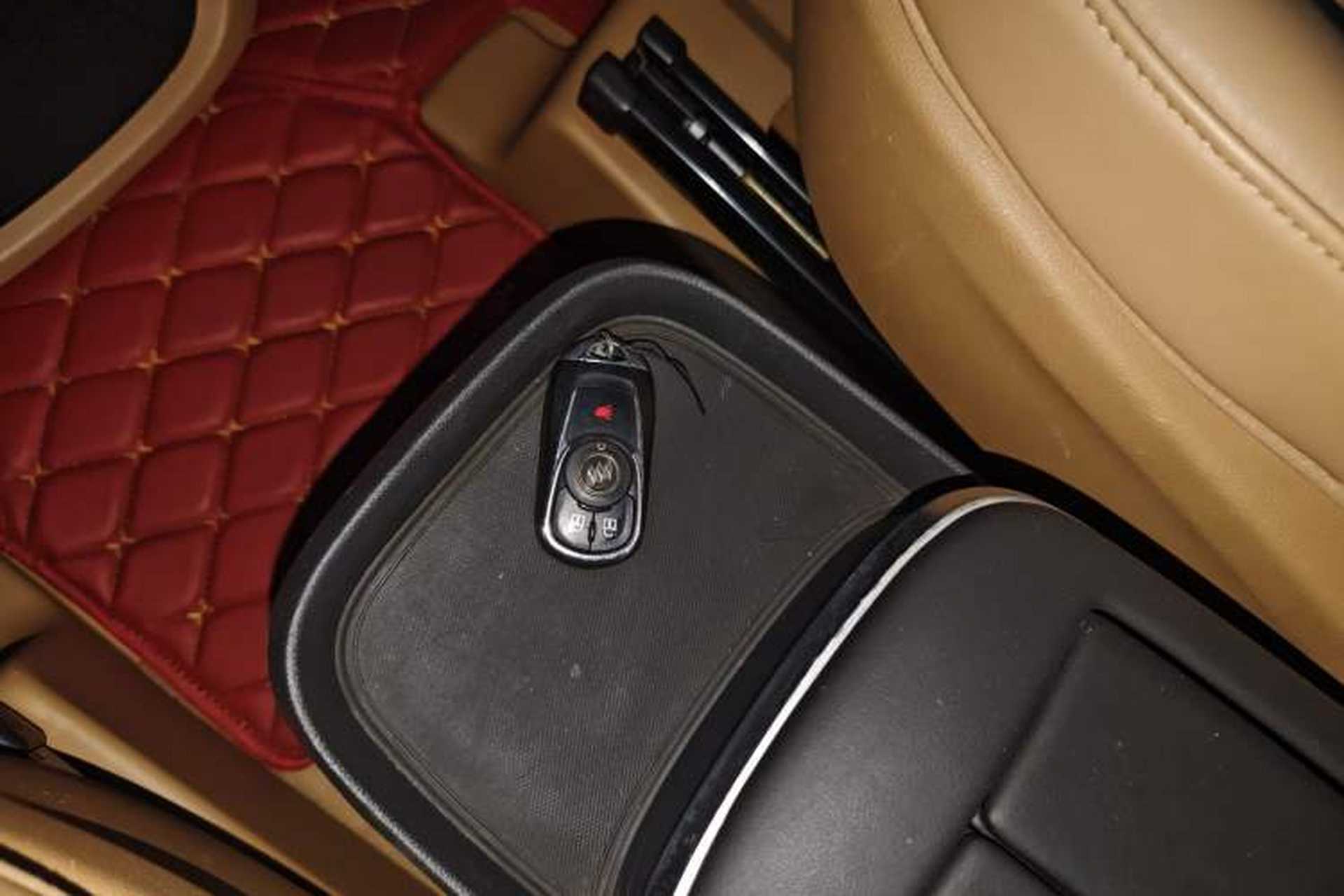 Used Buick GL8 2017 ES 28T Premium Version China V Standard Interior 1