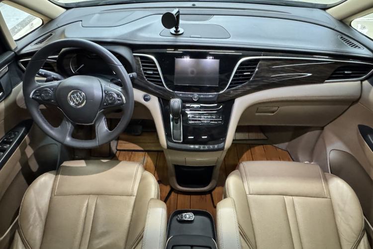 Used Buick GL8 2017 ES 28T Luxury Model China V Standard Interior 1
