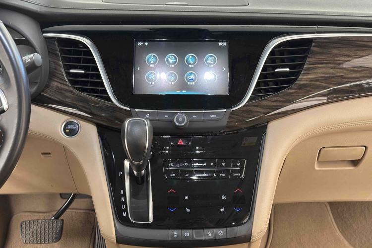 Used Buick GL8 2017 ES 28T Luxury Model China V Standard Interior 11