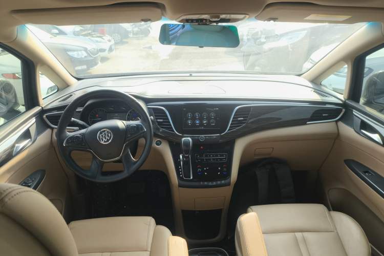 Used Buick GL8 2017 ES 28T Luxury Model China V Standard Interior 2