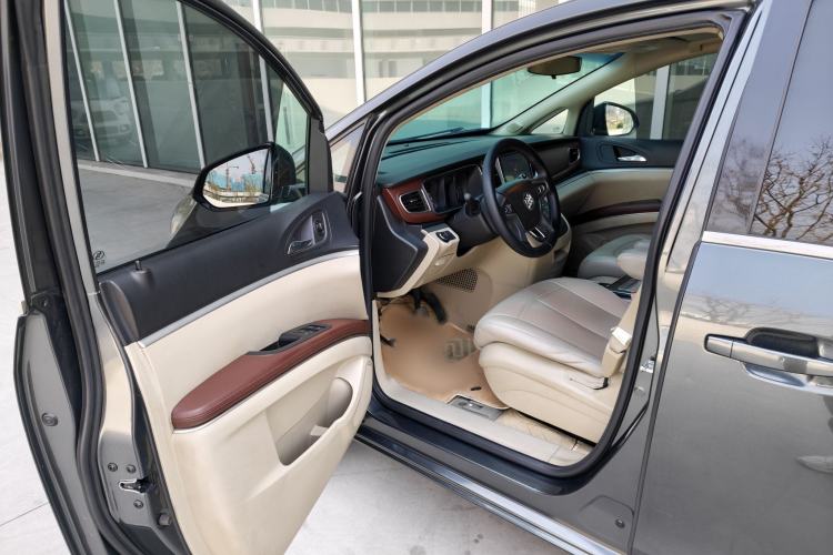 Used Buick GL8 2017 25S Comfort Version China V Standard Interior 2
