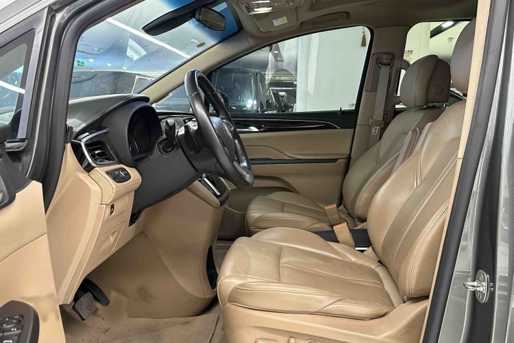 Used Buick GL8 2017 ES 28T Luxury Model China V Standard Interior 2
