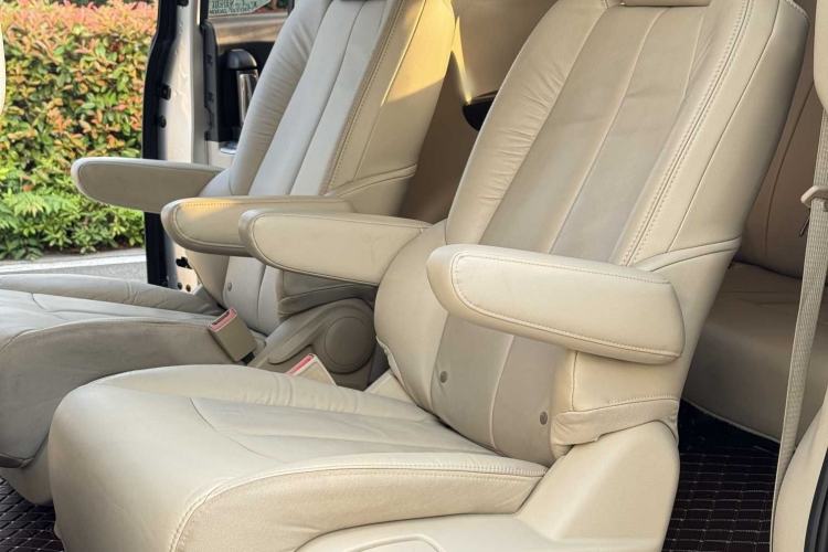 Used Buick GL8 2017 25S Prestige Version China V Standard Interior 2