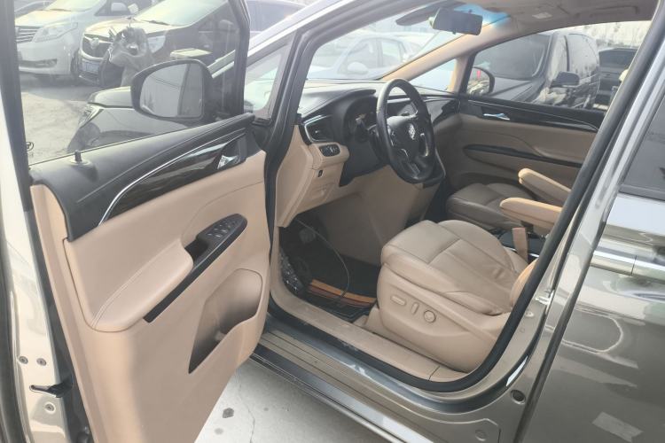Used Buick GL8 2017 ES 28T Luxury Model China V Standard Interior 3