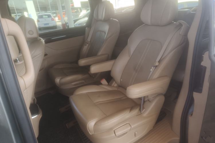 Used Buick GL8 2017 ES 28T Premium Version China V Standard Interior 4