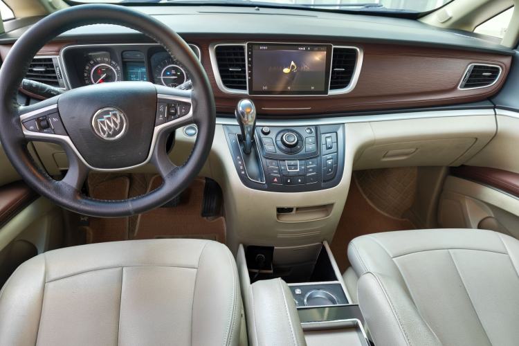 Used Buick GL8 2017 25S Comfort Version China V Standard Interior 4