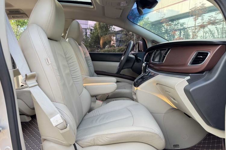 Used Buick GL8 2017 25S Prestige Version China V Standard Interior 4