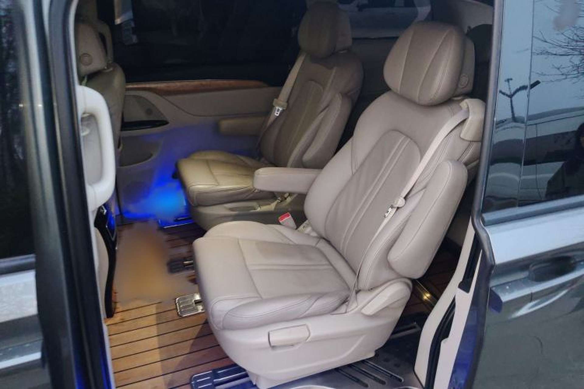 Used Buick GL8 2017 ES 28T Comfort Model China V Standard Interior 4