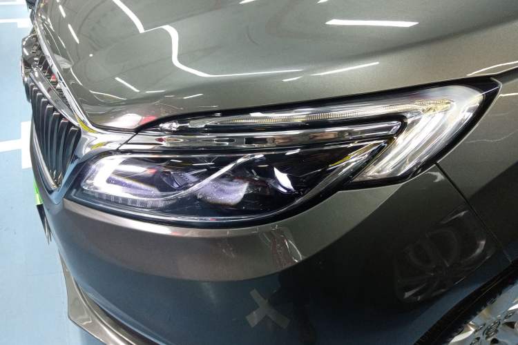 Used Buick GL8 2017 ES 28T Premium Version China V Standard Left Front Headlight