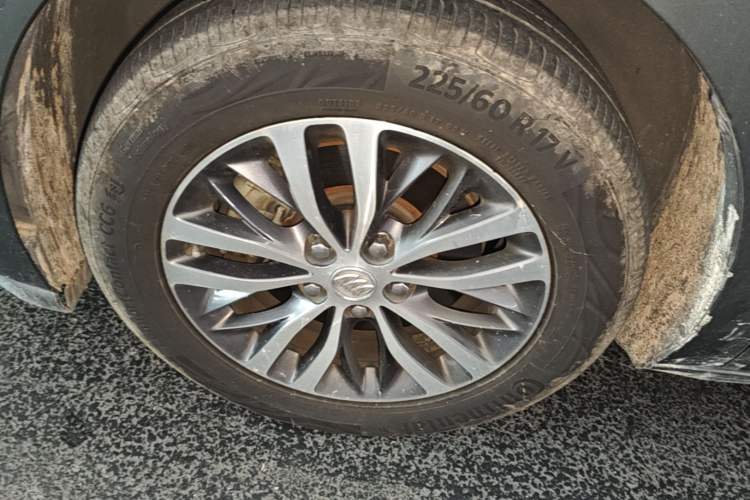 Used Buick GL8 2017 ES 28T Flagship Model China V Standard Left Front Wheel Hub