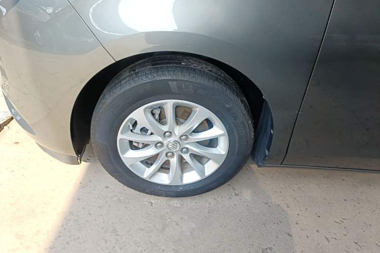 Used Buick GL8 2017 ES 28T Comfort Model China V Standard Left Front Wheel Hub