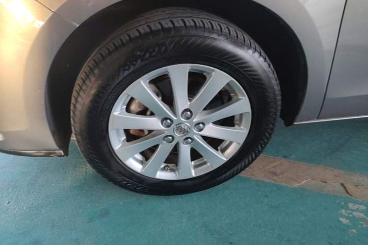 Used Buick GL8 2017 25S Comfort Version China V Standard Left Front Wheel Hub
