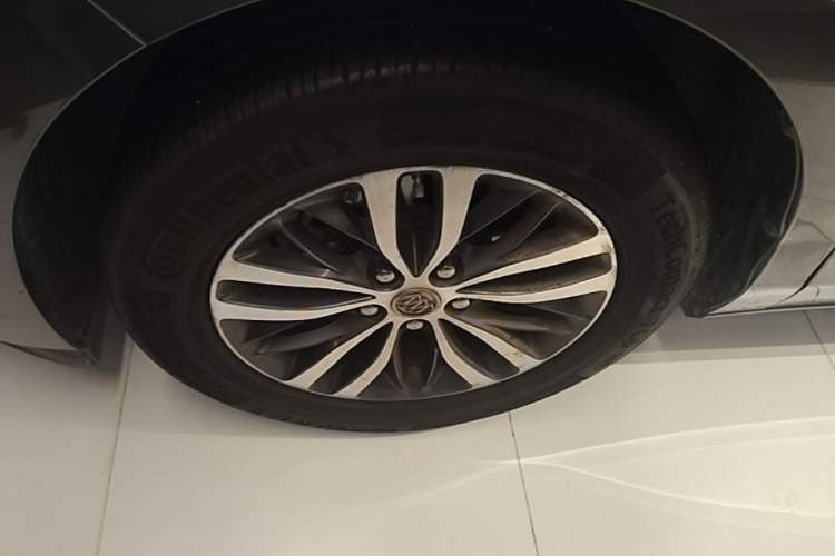 Used Buick GL8 2017 ES 28T Luxury Model China V Standard Left Front Wheel Hub