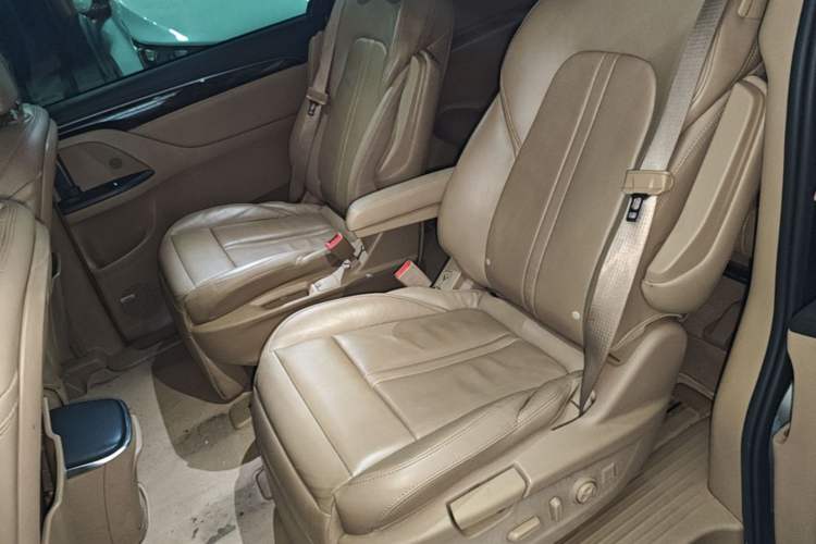 Used Buick GL8 2017 ES 28T Flagship Model China V Standard Left Rear Seat