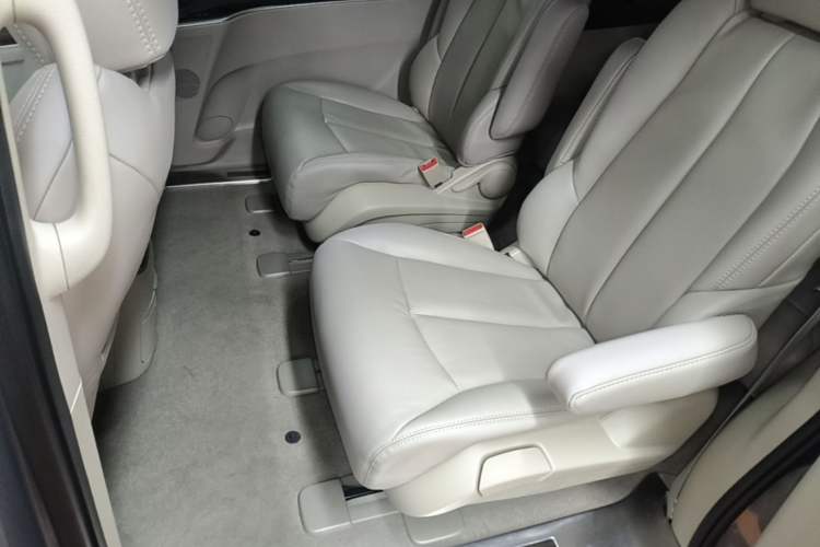 Used Buick GL8 2017 25S Comfort Version China V Standard Left Rear Seat