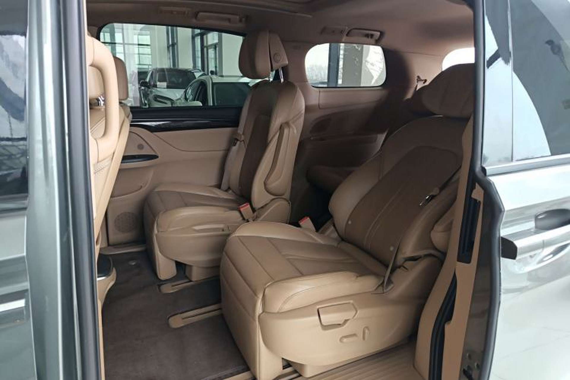 Used Buick GL8 2017 ES 28T Luxury Model China V Standard Left Rear Seat