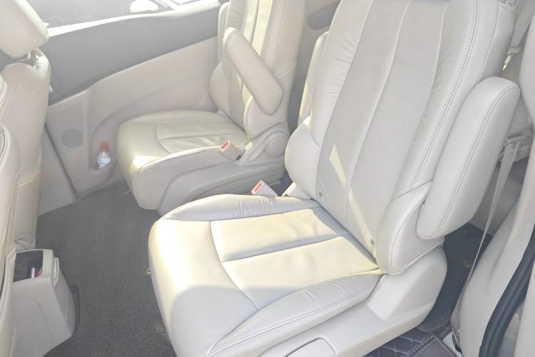 Used Buick GL8 2017 25S Luxury Version China V Standard Left Rear Seat