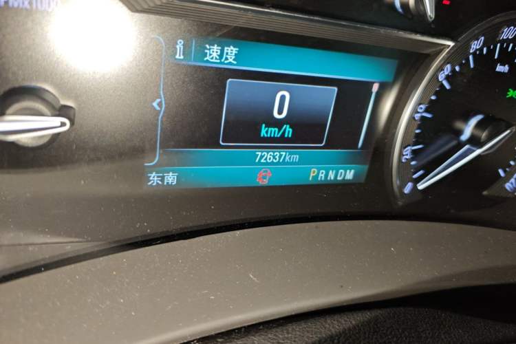 Used Buick GL8 2017 ES 28T Luxury Model China V Standard Odometer Close Up