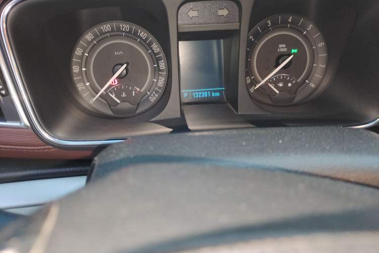 Used Buick GL8 2017 25S Luxury Version China V Standard Odometer Close Up