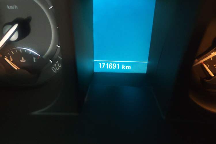 Used Buick GL8 2017 25S Comfort Version China V Standard Odometer Close Up