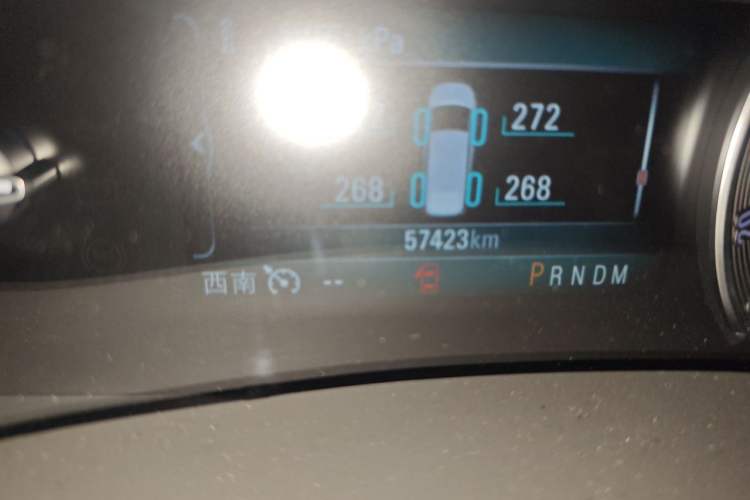 Used Buick GL8 2017 ES 28T Luxury Model China V Standard Odometer Close Up