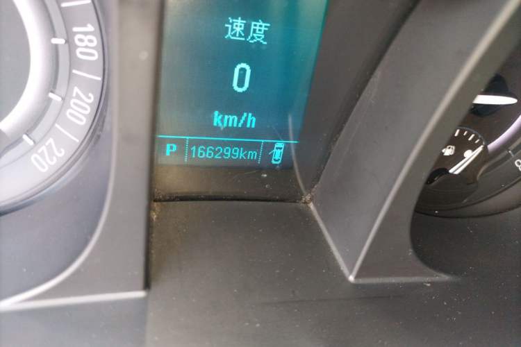 Used Buick GL8 2017 25S Comfort Version China V Standard Odometer Close Up