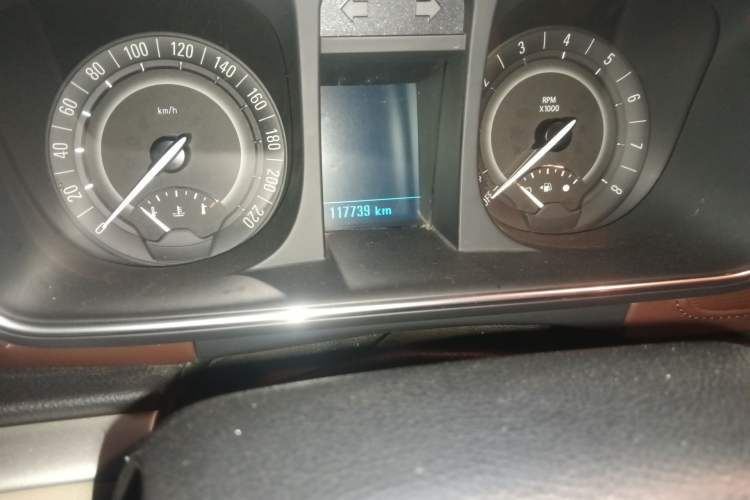 Used Buick GL8 2017 25S Prestige Version China V Standard Odometer Close Up